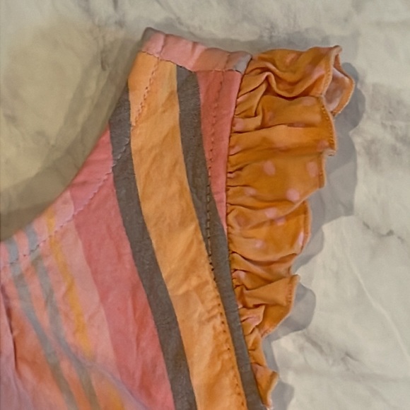 Flutter sleeved dress - Picture 3 of 6